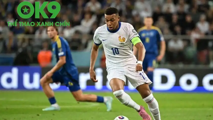 Pháp đang được đánh giá cao hơn rất nhiều nhờ dàn hảo thủ trong đội hình.